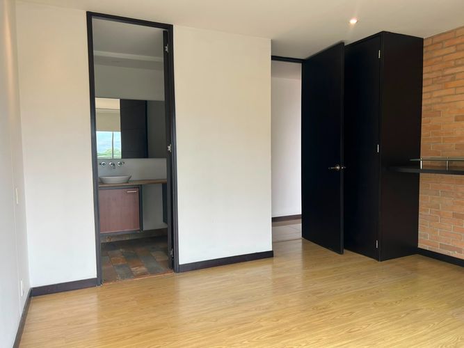 Apartamento de 2 alcobas en arriendo en El Poblado, Medellín, 90 m² · foto 6 de 16