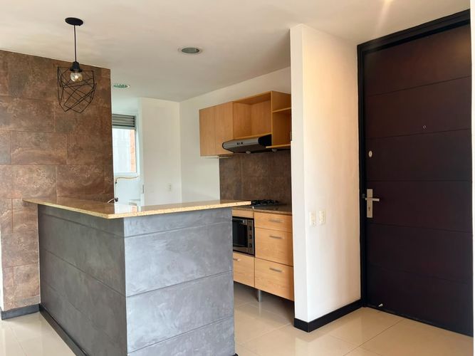 Apartamento de 2 alcobas en arriendo en El Poblado, Medellín, 90 m² · foto 3 de 16