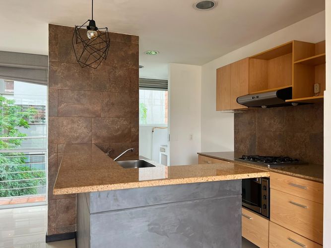 Apartamento de 2 alcobas en arriendo en El Poblado, Medellín, 90 m² · foto 14 de 16