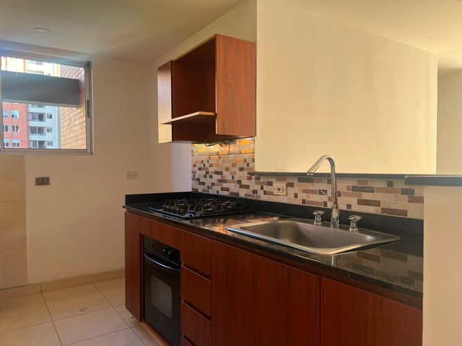 Apartamento de 3 alcobas en arriendo en Cumbres, Envigado, 90 m² · foto 7 de 16