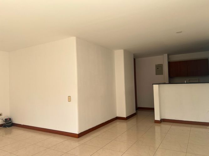 Apartamento de 3 alcobas en arriendo en Cumbres, Envigado, 90 m² · foto 5 de 16