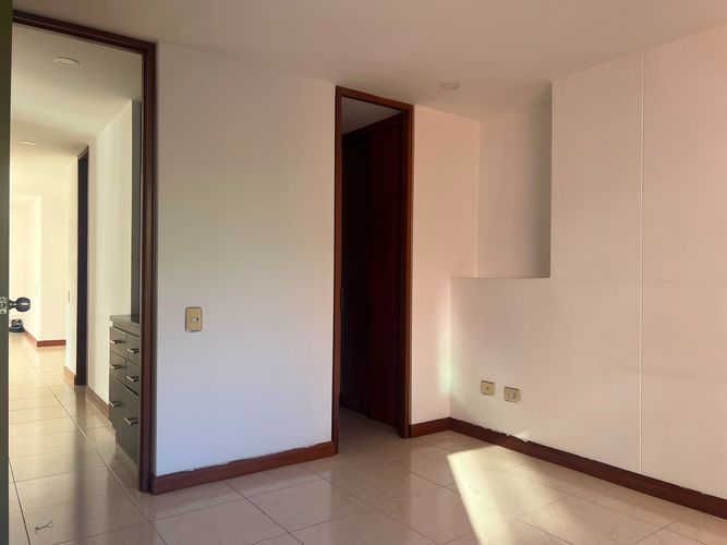 Apartamento de 3 alcobas en arriendo en Cumbres, Envigado, 90 m² · foto 10 de 16