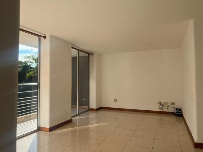 Apartamento de 3 alcobas en arriendo en Cumbres, Envigado, 90 m² · foto 2 de 16