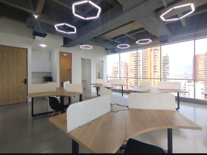 Oficina en arriendo en El Poblado, Medellín, 60 m² · foto 3 de 5