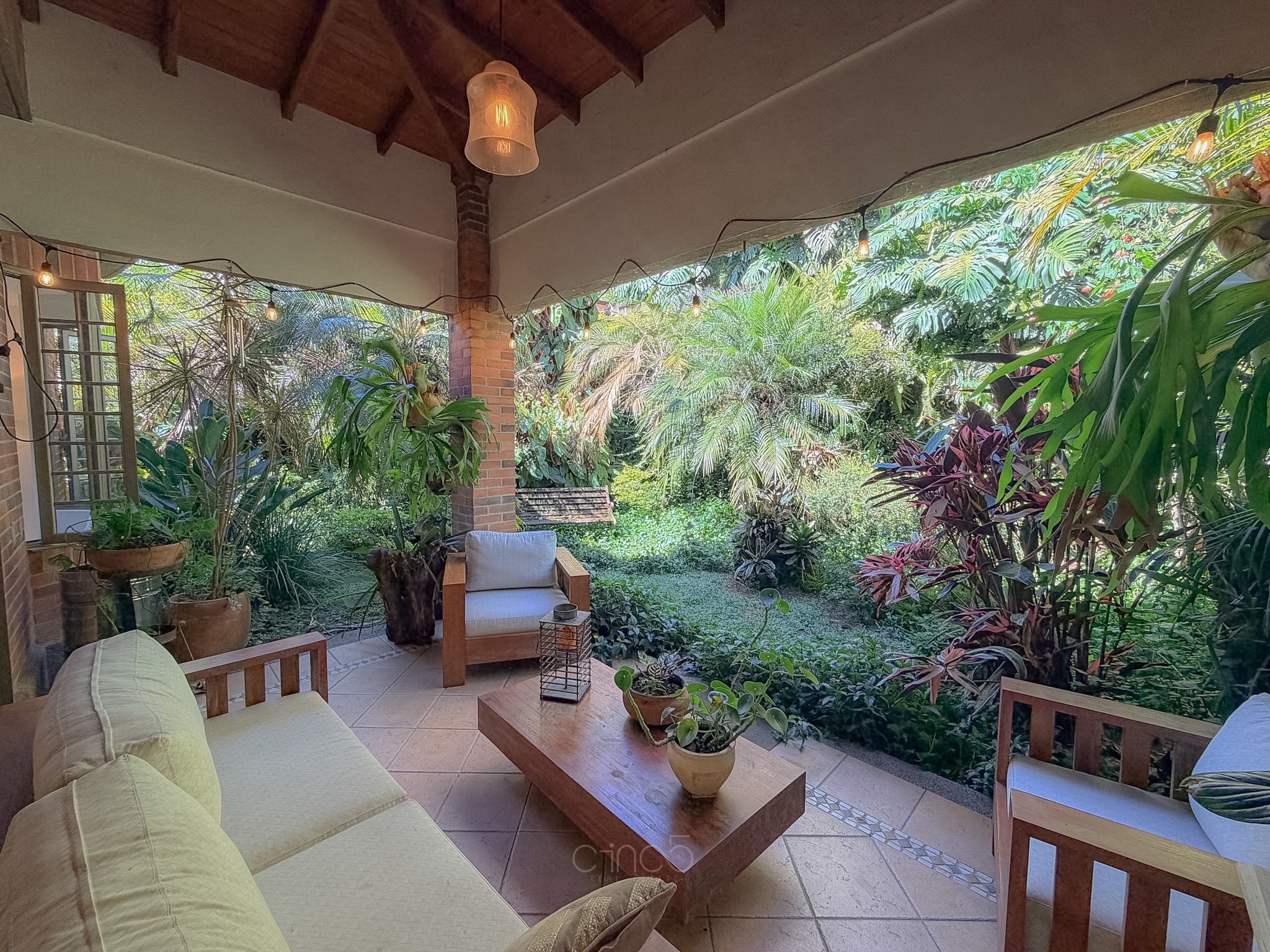 Casa en venta en Altos del poblado, Suroriente, Medellín [No disponible] 2