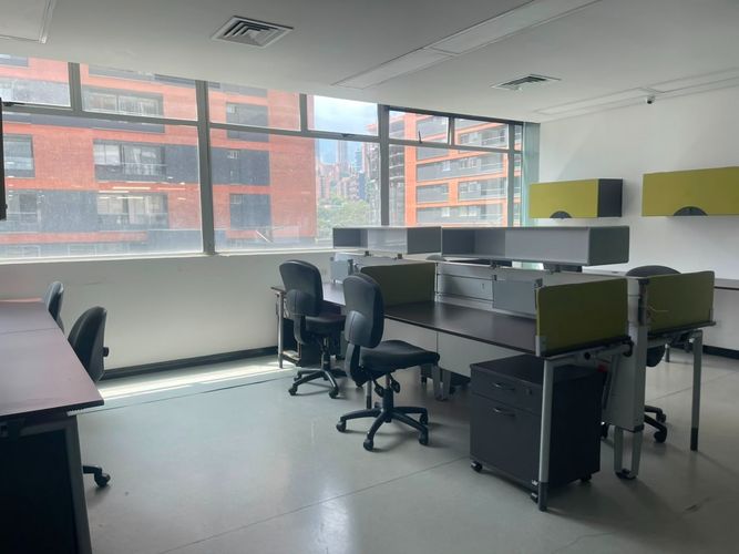Oficina en arriendo en El Poblado, Medellín, 509 m² · foto 3 de 20
