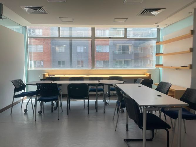 Oficina en arriendo en El Poblado, Medellín, 509 m² · foto 4 de 20