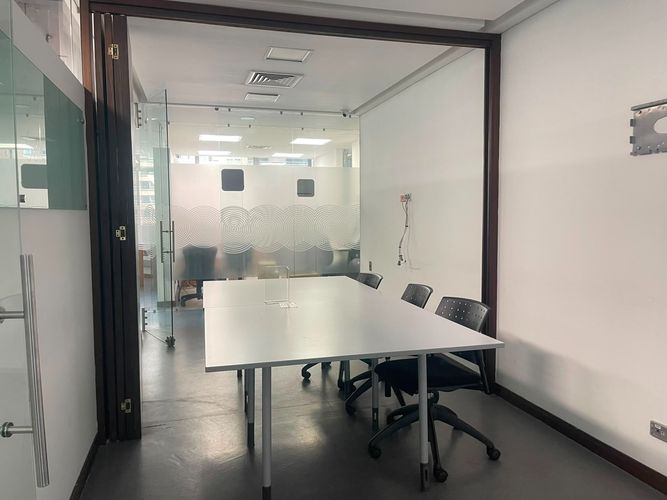Oficina en arriendo en El Poblado, Medellín, 509 m² · foto 11 de 20