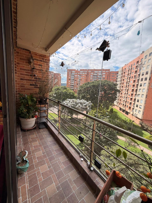 Apartamento de 3 alcobas en venta en Centro Comercial Parque La Colina, Bogotá, 130 m² · foto 2 de 24