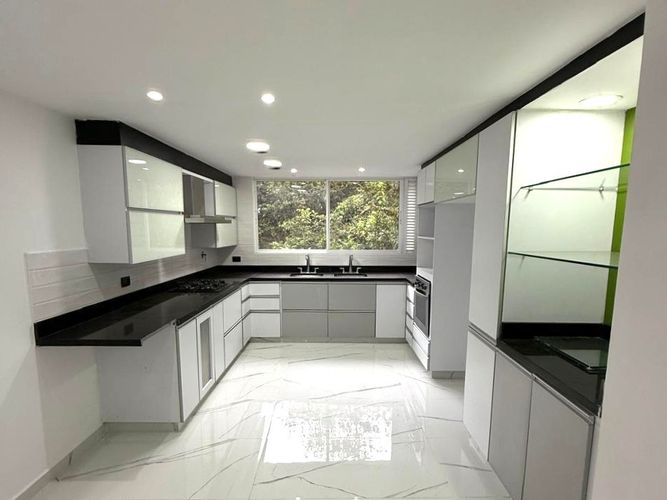 Casa de 3 alcobas en venta en Vegas De La Doctora, Sabaneta, 380 m² · foto 5 de 15