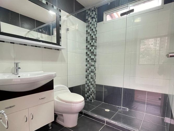 Casa de 3 alcobas en venta en Vegas De La Doctora, Sabaneta, 380 m² · foto 12 de 15
