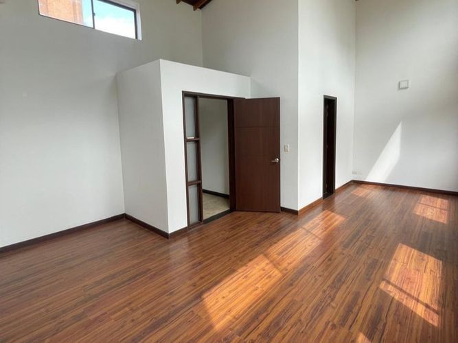 Casa de 3 alcobas en venta en Vegas De La Doctora, Sabaneta, 380 m² · foto 10 de 15