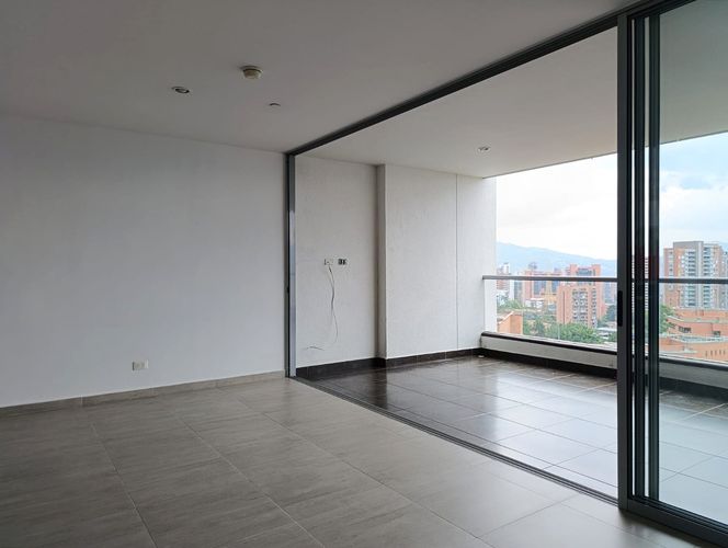 Apartamento de 2 alcobas en arriendo en El Poblado, Medellín, 100 m² · foto 3 de 18