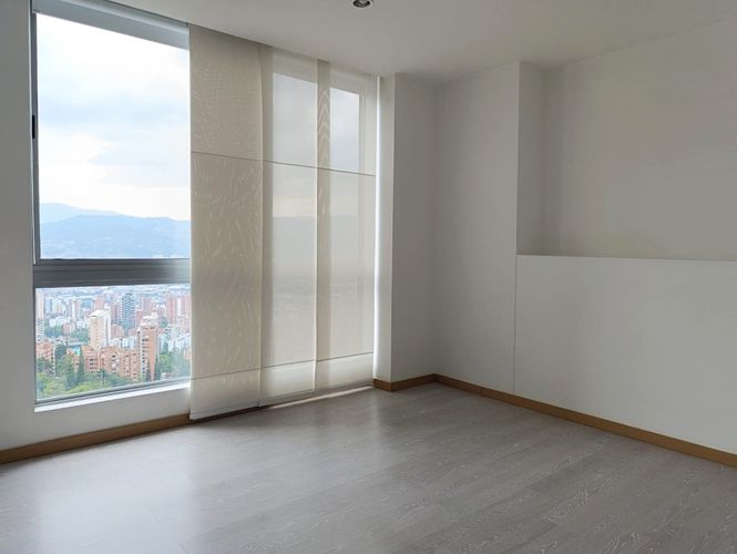 Apartamento de 2 alcobas en arriendo en El Poblado, Medellín, 100 m² · foto 10 de 18