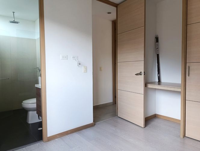 Apartamento de 2 alcobas en arriendo en El Poblado, Medellín, 100 m² · foto 13 de 18