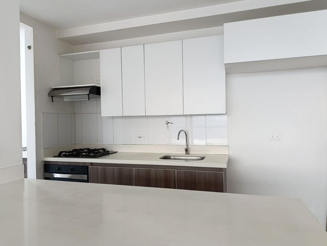 Apartamento de 2 alcobas en arriendo en El Poblado, Medellín, 100 m² · foto 16 de 18