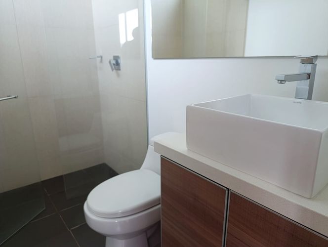Apartamento de 2 alcobas en arriendo en El Poblado, Medellín, 100 m² · foto 5 de 18