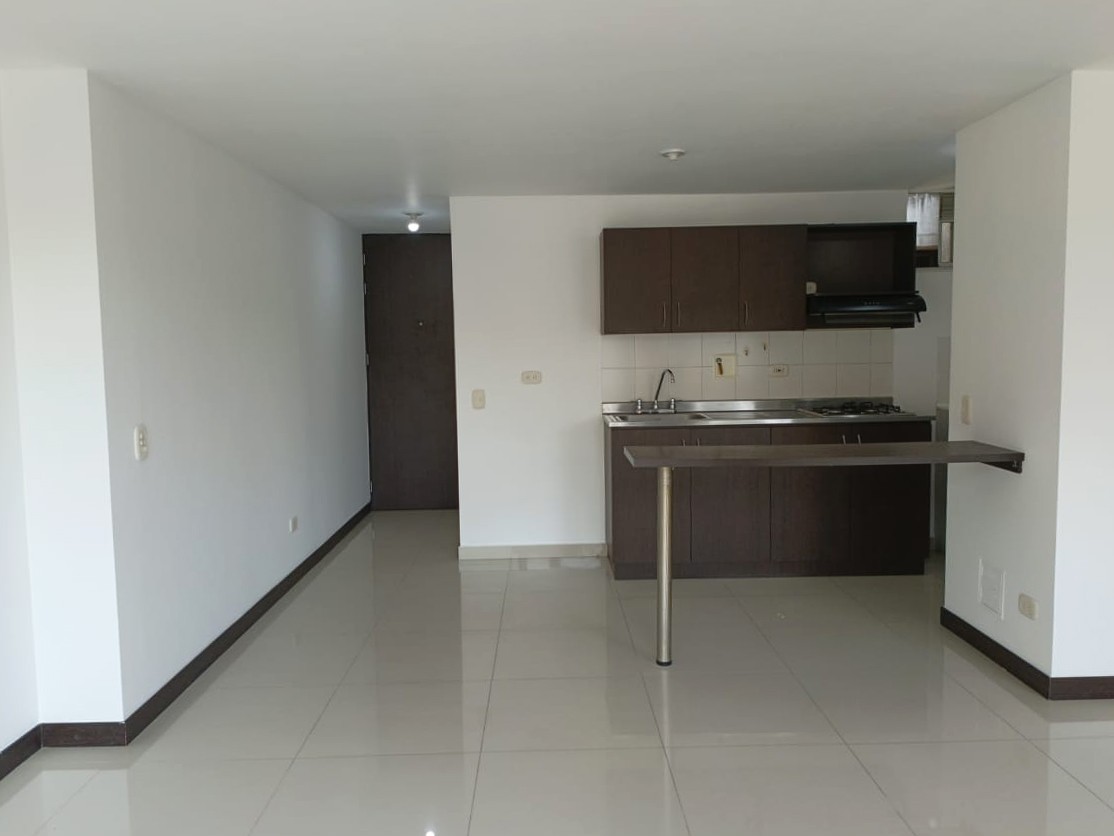 Apartamento en arriendo en Belén, Medellín · foto 3 de 13