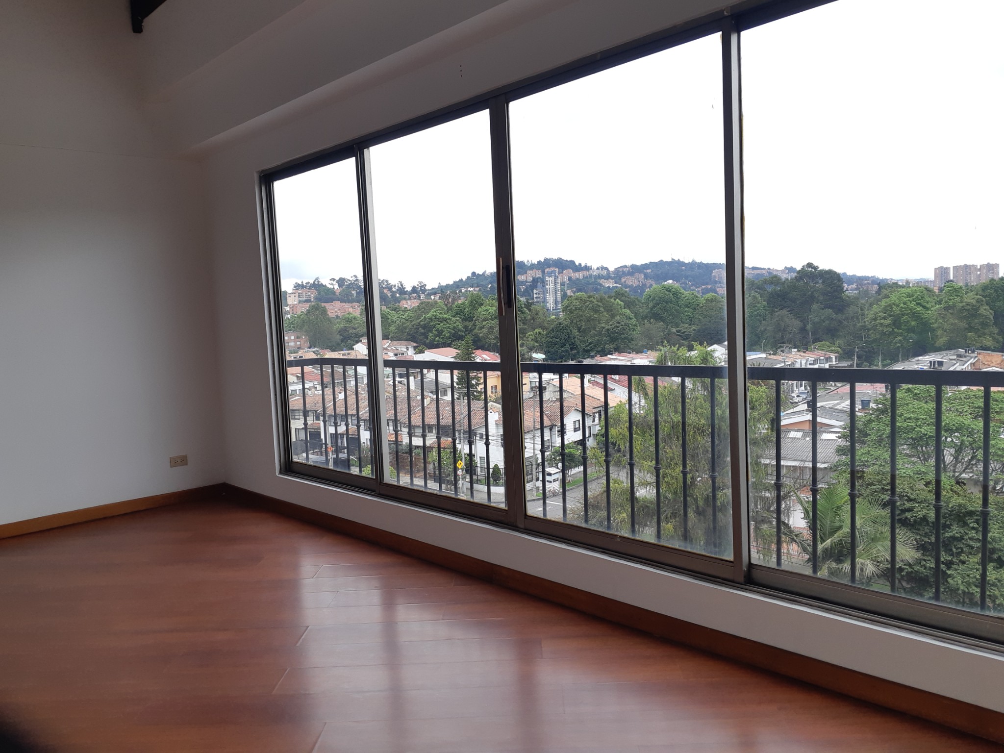 Apartamento en arriendo en Pontevedra, Bogotá · foto 3 de 24