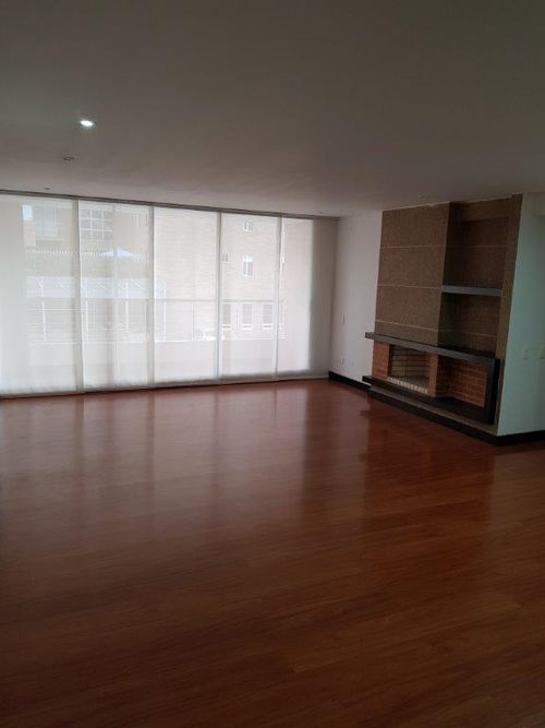 Apartamento de 3 alcobas en venta en La Calleja, Bogotá, 163 m² · foto 3 de 8