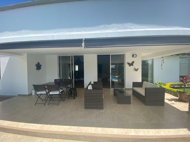 Casa de 4 alcobas en venta en Vía El Caimo, Armenia, 250 m² · foto 2 de 20