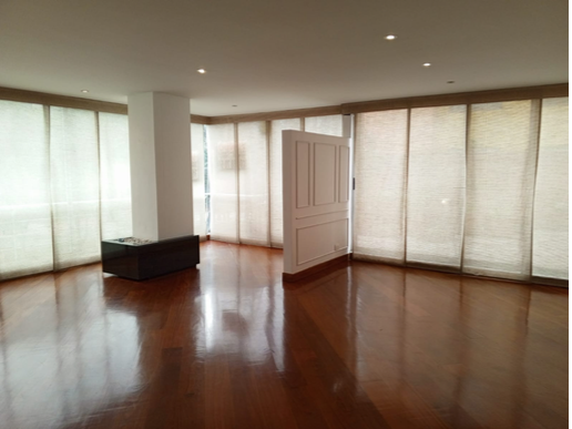 Apartamento en venta en Chicó Alto, Bogotá · foto 3 de 13