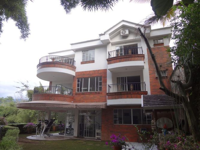 Casa de 4 alcobas en venta en Ruitoque Condominio, Floridablanca, 410 m² · foto 10 de 12