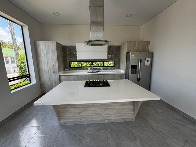 Casa de 4 alcobas en venta en Las Palmas, Ricaurte, 300 m² · foto 4 de 19
