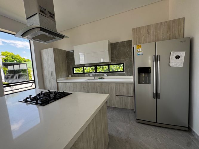 Casa de 4 alcobas en venta en Las Palmas, Ricaurte, 300 m² · foto 8 de 19