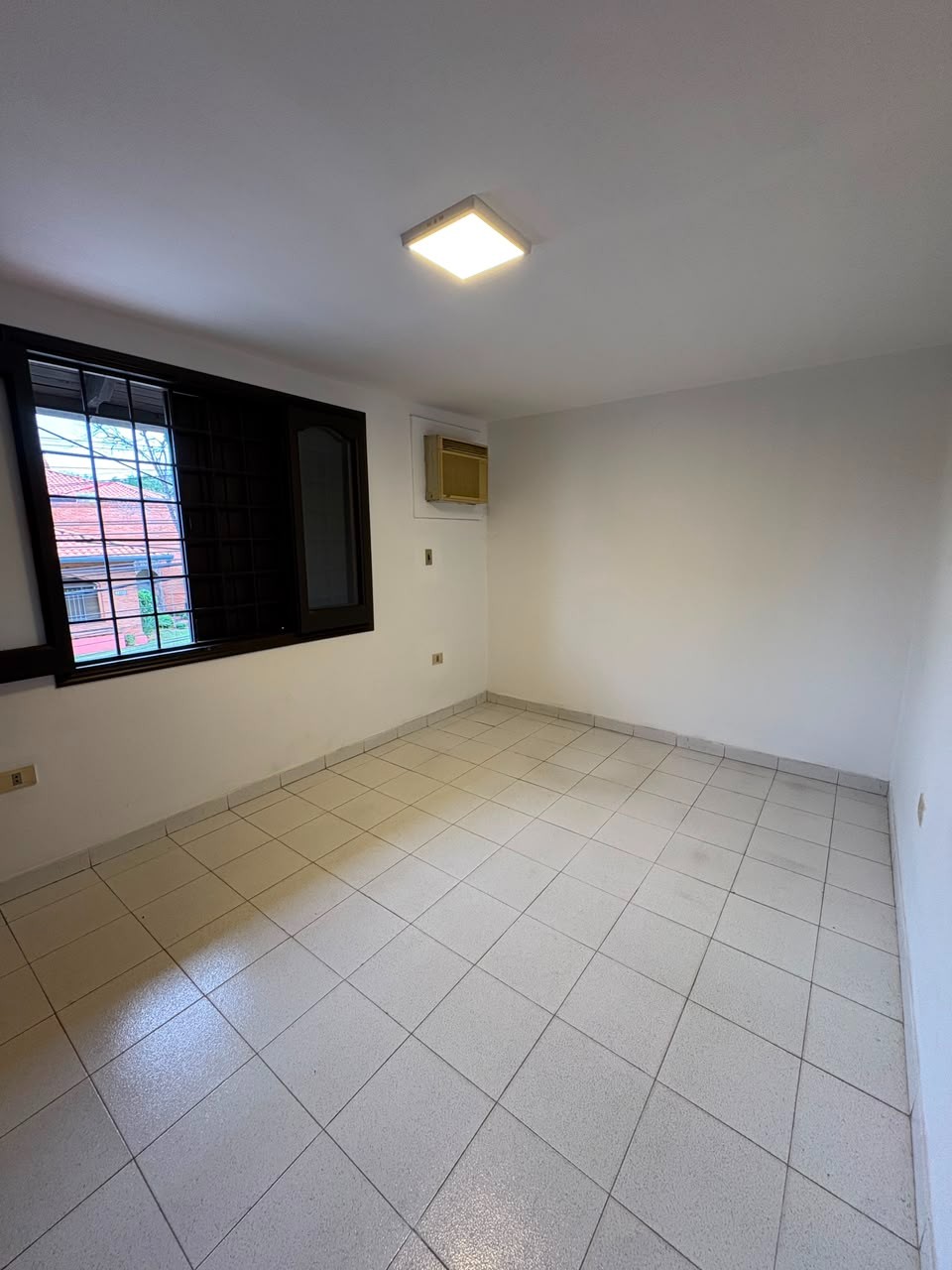 ALQUILO DÚPLEX RÚSTICO – ZONA COLEGIO GOETHE — foto 3