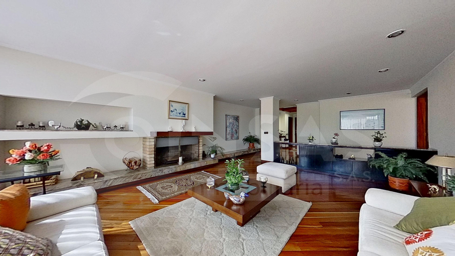 Apartamento de 3 alcobas en venta en Santa Barbara Central, Bogotá, 218 m² · foto 4 de 24