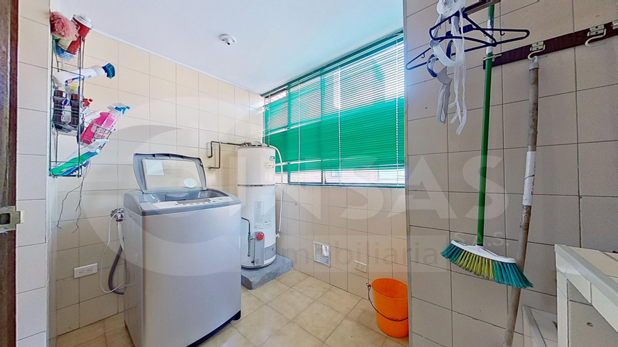 Apartamento de 3 alcobas en venta en Santa Barbara Central, Bogotá, 218 m² · foto 11 de 24