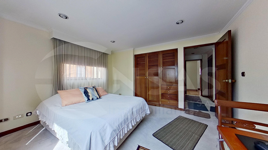 Apartamento de 3 alcobas en venta en Santa Barbara Central, Bogotá, 218 m² · foto 12 de 24