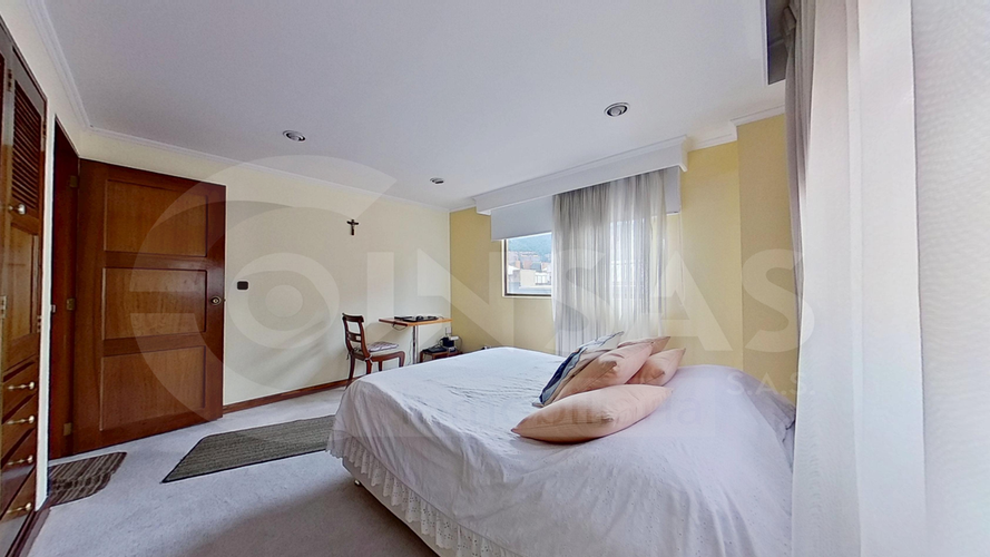 Apartamento de 3 alcobas en venta en Santa Barbara Central, Bogotá, 218 m² · foto 19 de 24