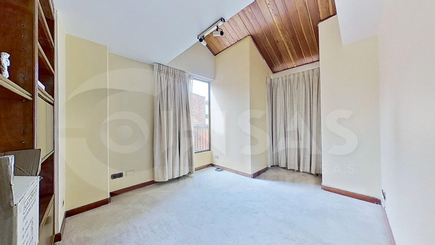 Apartamento de 3 alcobas en venta en Santa Barbara Central, Bogotá, 218 m² · foto 22 de 24