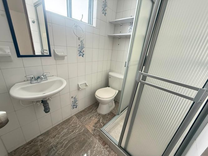 Casa de 5 alcobas en venta en Avenida Kevin Angel, Manizales, 131 m² · foto 7 de 13