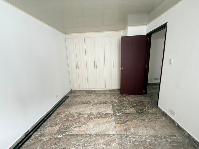 Casa de 5 alcobas en venta en Avenida Kevin Angel, Manizales, 131 m² · foto 8 de 13
