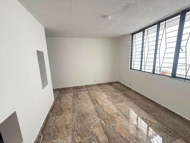 Casa de 5 alcobas en venta en Avenida Kevin Angel, Manizales, 131 m² · foto 11 de 13