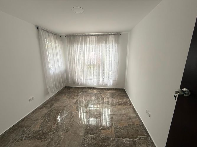Casa de 5 alcobas en venta en Avenida Kevin Angel, Manizales, 131 m² · foto 12 de 13
