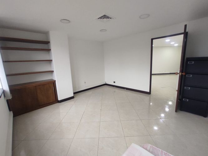 Oficina en arriendo en La Candelaria, Medellín, 50 m² · foto 4 de 9