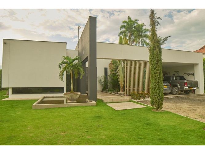 Casa de 5 alcobas en venta en Cerritos, Pereira, 440 m² · foto 2 de 24