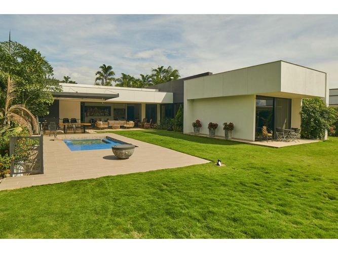 Casa de 5 alcobas en venta en Cerritos, Pereira, 440 m² · foto 3 de 24