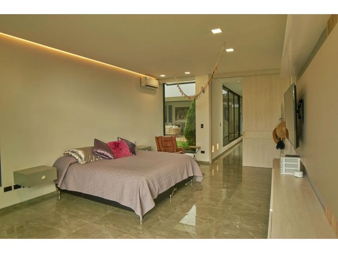 Casa de 5 alcobas en venta en Cerritos, Pereira, 440 m² · foto 17 de 24