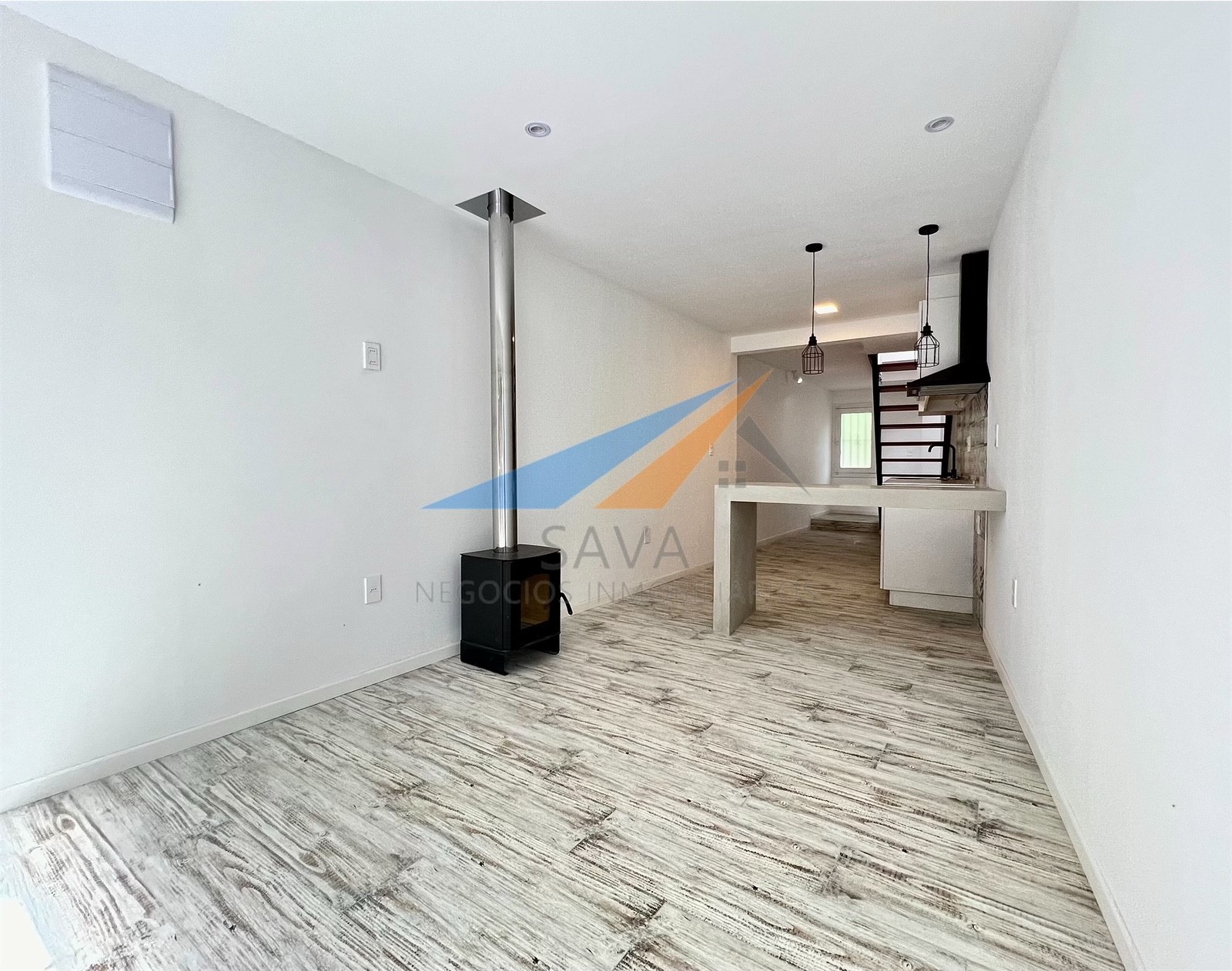 Alquiler Apartamento Tipo Casa - Duplex 1 Dormitorio En Carrasco! Patio Exclusivo!