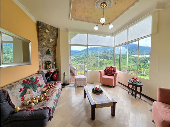 Casa de 4 alcobas en venta en Avenida Centenario, Armenia, 202 m² · foto 3 de 24