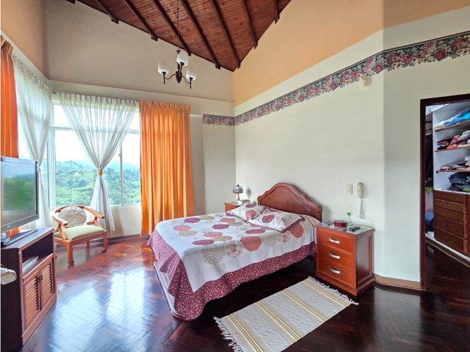 Casa de 4 alcobas en venta en Avenida Centenario, Armenia, 202 m² · foto 18 de 24