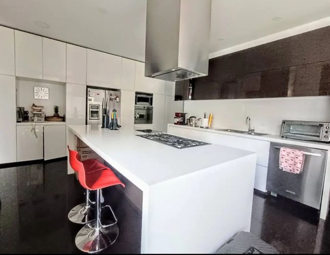 Apartamento de 3 alcobas en venta en La Cabrera, Bogotá, 315 m² · foto 2 de 24