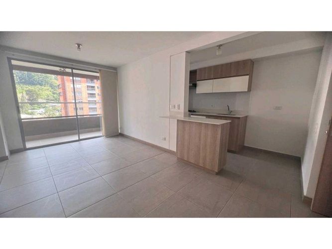 Apartamento de 2 alcobas en venta en Vegas De San Jose, Sabaneta, 71 m² · foto 2 de 14