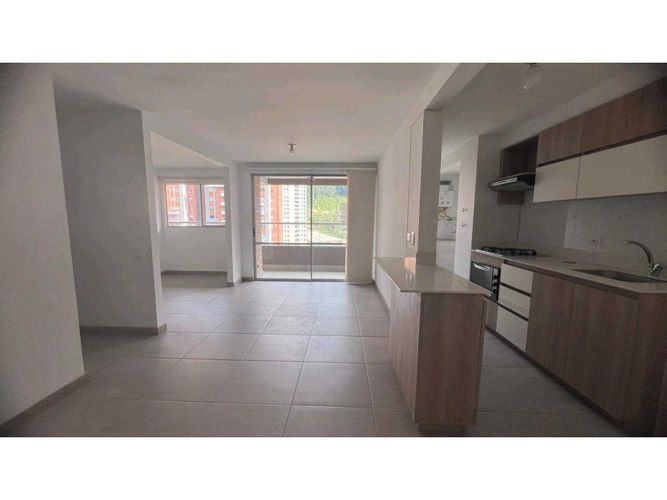 Apartamento de 2 alcobas en venta en Vegas De San Jose, Sabaneta, 71 m² · foto 3 de 14
