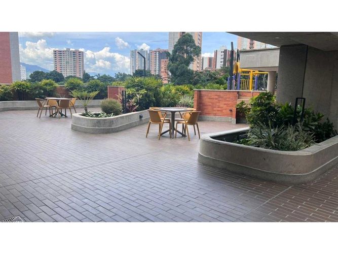 Apartamento de 2 alcobas en venta en Vegas De San Jose, Sabaneta, 71 m² · foto 7 de 14